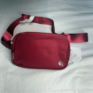 Lululemon Everywhere Red / Burgundy Rare Belt Bag One Size